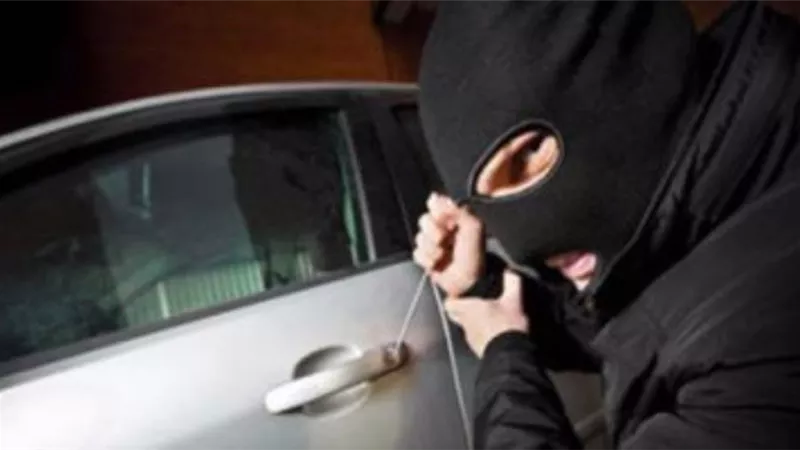 ضبط لصان سرقا سيارة شخص من ذوى الهمم بالقاهرة