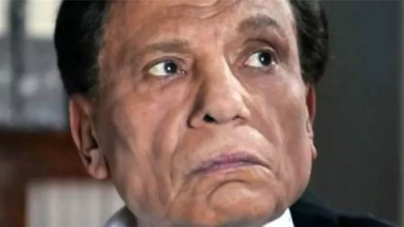 منهم هنيدي ويسرا.. نجوم يدينون بالفضل لـ عادل إمام فى مشوارهم الفنى