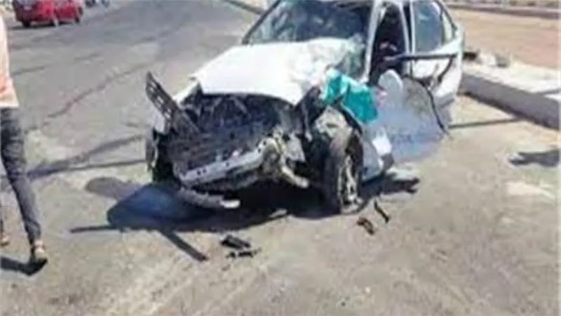  مصرع 4 وإصابة آخر في انقلاب سيارة بطريق الضبعة