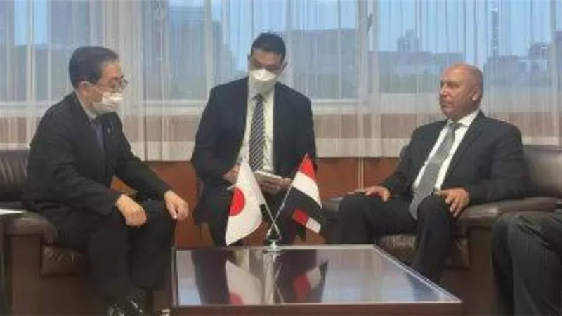 وزير النقل يسلم دعوة السيسي لرئيس وزراء اليابان للمشاركة في قمة المناخ