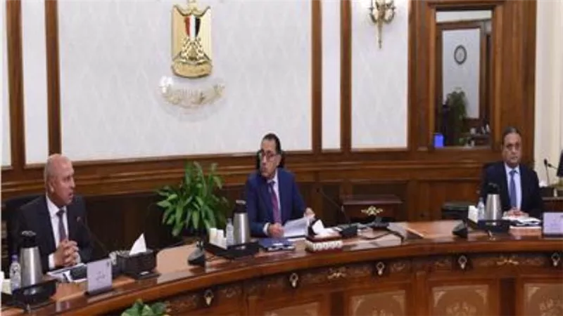 رئيس الوزراء يتابع الموقف التنفيذي لتطوير ورفع كفاءة منفذ السلوم البري