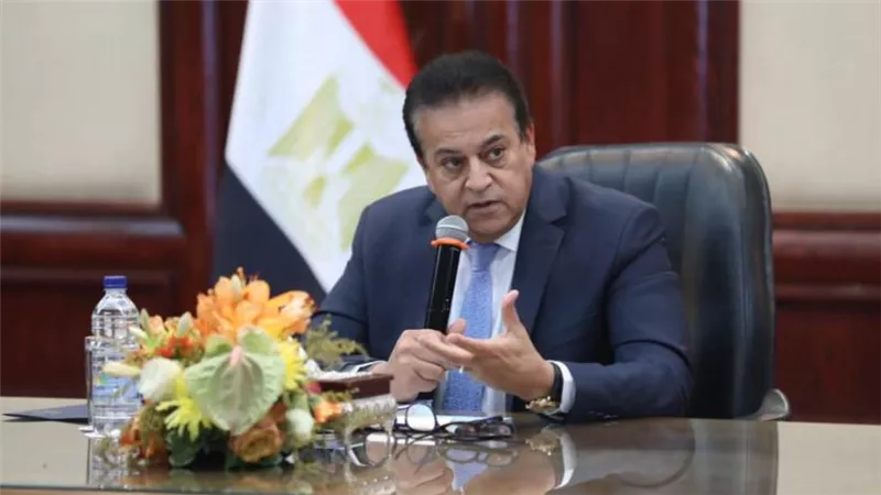 د.خالد عبد الغفار وزير الصحة: توفير كل الاحتياجات اللازمة لتحسين بيئة العمل بالمنشآت الطبية