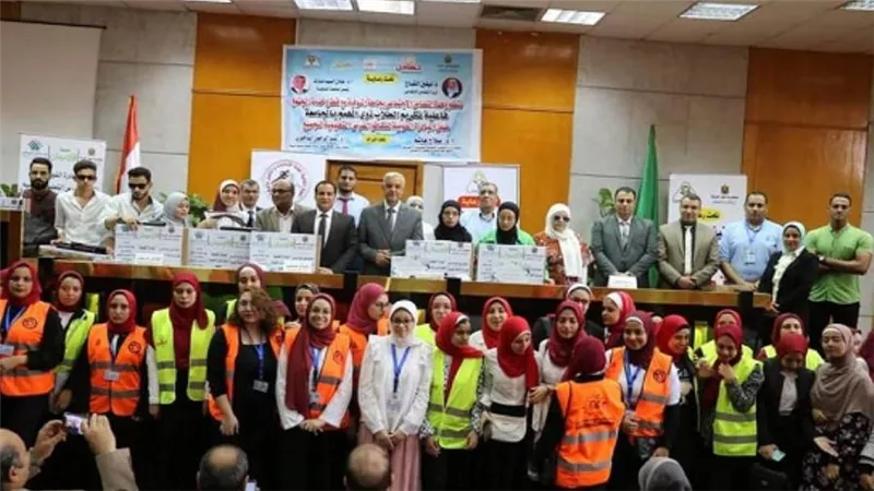 القباج تستعرض تقريرًا عن أنشطة برنامج وحدات التضامن الاجتماعي بالجامعات المصرية (صور)