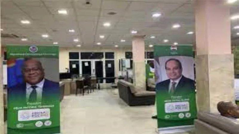 صورة الرئيس السيسي تزين صالة الاستقبال بمطار كينشاسا الدولي