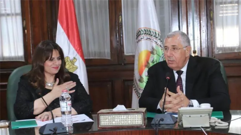 وزيرا الزراعة والهجرة يبحثان محفزات الاستثمار الزراعي للمصريين بالخارج  