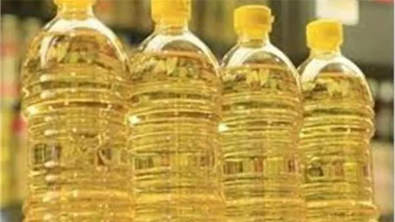 التموين تتحفظ على ٢٥ طن سلع قبل تهريبها للسوق السوداء 