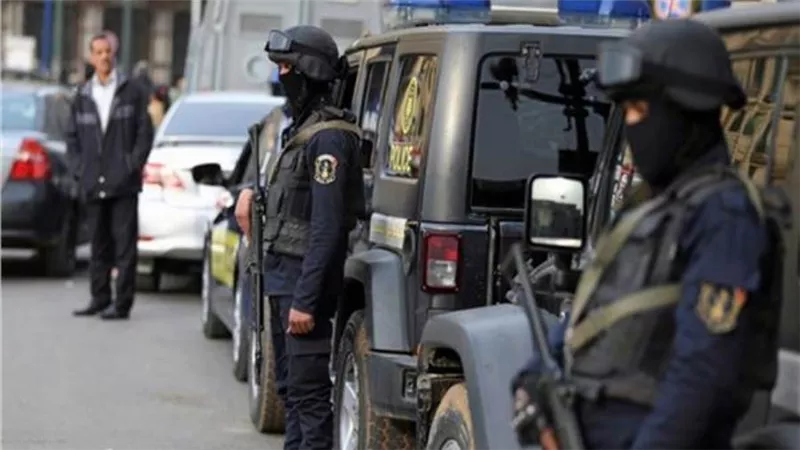 ضبط 24 قطعة سلاح ناري بحوزة 24 متهما في حملة امنية بأسيوط  