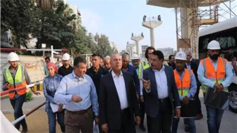 وزير النقل يتفقد مشروع مونوريل شرق النيل ويتابع استعدادات التشغيل التجريبي
