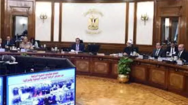 رئيس الوزراء : المؤتمر الاقتصادي يمثل منصة لتبادل وجهات النظر بين الحكومة والخبراء