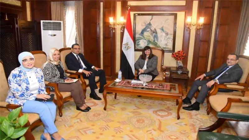 وزيرة الهجرة تلتقي سفير مصر في التشيك لتعزيز التعاون المشترك لصالح الجالية المصرية (صور)