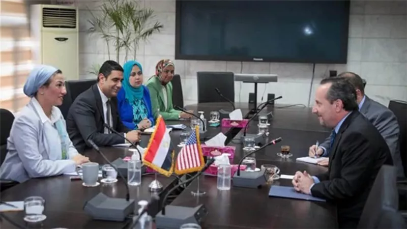 وزيرة البيئة تناقش مع القائم بأعمال السفارة الأمريكية بالإنابة بالقاهرة التعاون المشترك في دعم قضايا البيئة والمناخ (صور)