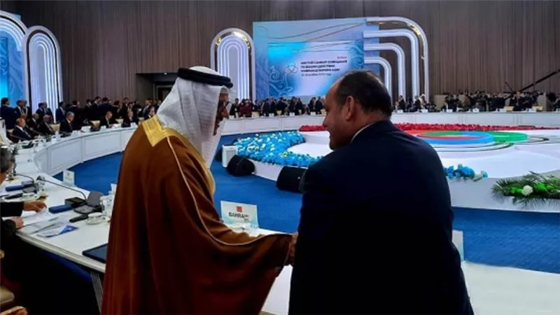 وزير التجارة يجري مباحثات مكثفة مع عدد من الوزراء المشاركين بقمة «سيكا» (صور)