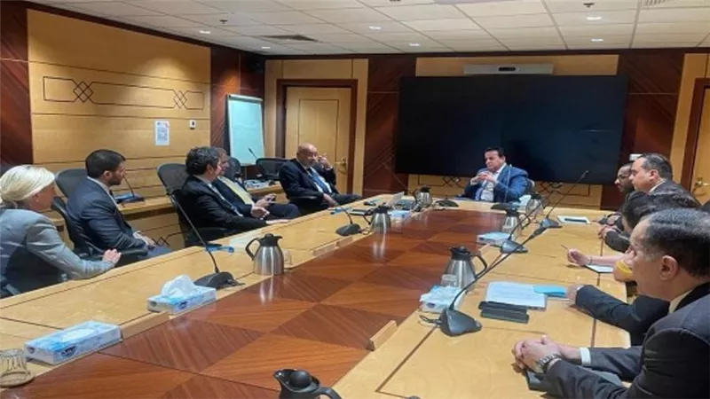 وزير الصحة يبحث مع ممثلي جامعة «جون هوبكنز» التعاون في تطوير وتحسين الخدمات الطبية المقدمة للمواطنين (صور)