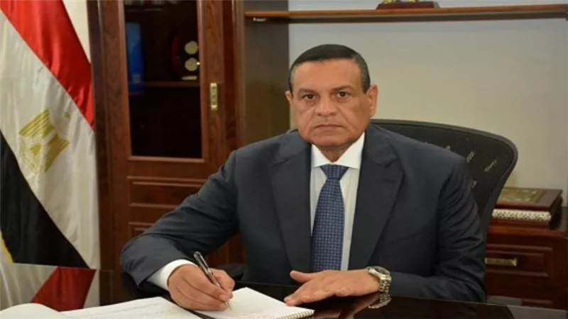 وزير التنمية المحلية يتلقي تقريرا عن المشاركة في 