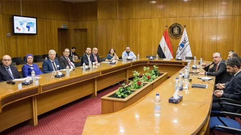  رئيس المنطقة الاقتصادية يلتقي وفدا من الشركات البلجيكية لبحث سبل التعاون في مجال الوقود الأخضر والصناعات المتنوعة 