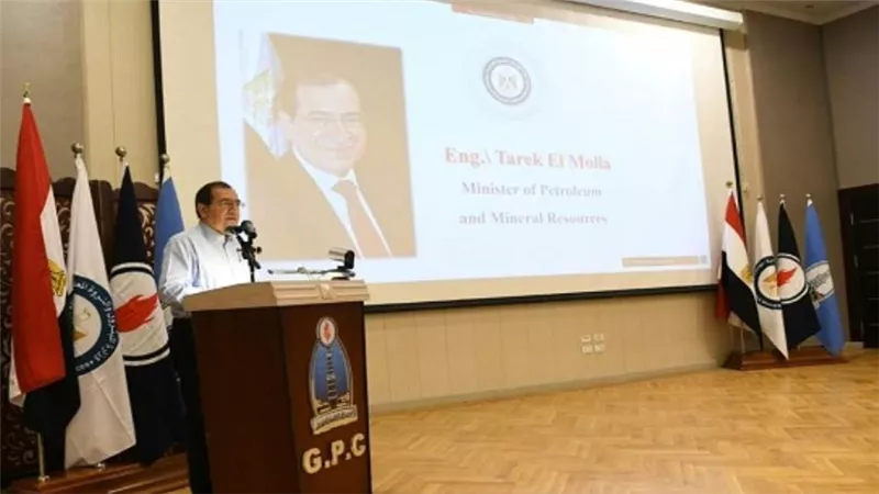 طارق الملا: البدء في زيادة مزيج الطاقة المعتمدة على الطاقة الجديدة والمتجددة (صور)