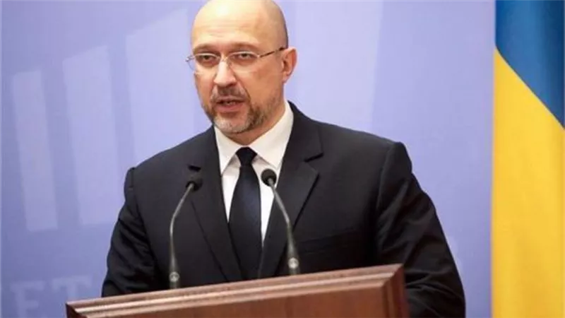 رئيس وزراء أوكرانيا يحذر من نفاد ذخيرة الدفاع الجوي 