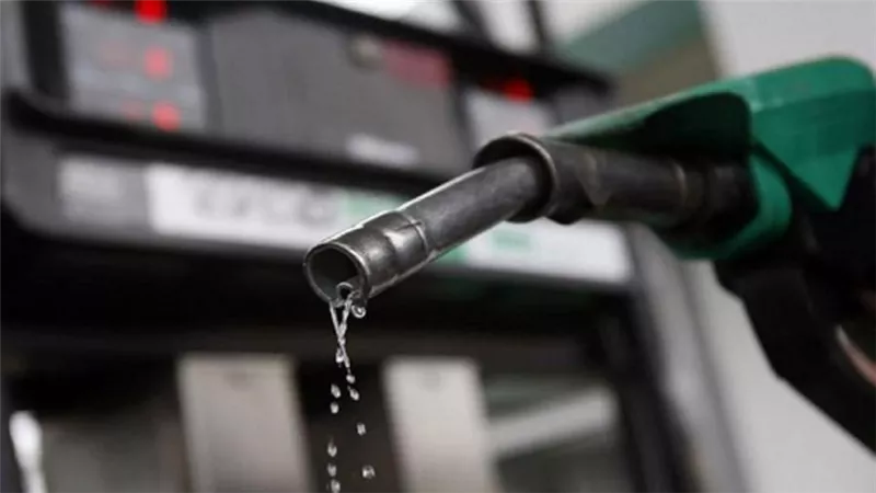 الحكومة تثبت أسعار البنزين والسولار