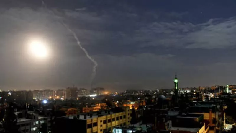 إسرائيل تشن غارة جوية على دمشق.. ولا ضحايا 