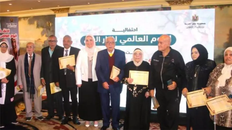 وزيرة التضامن: تقديم إعانات مالية إلى 500 ألف مواطن فوق سن 60