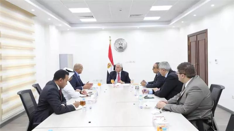وزير التعليم العالي يبحث آليات التعاون مع تحالف شركة اتصالات مصر وشركة الإمارات للحلول الذكية
