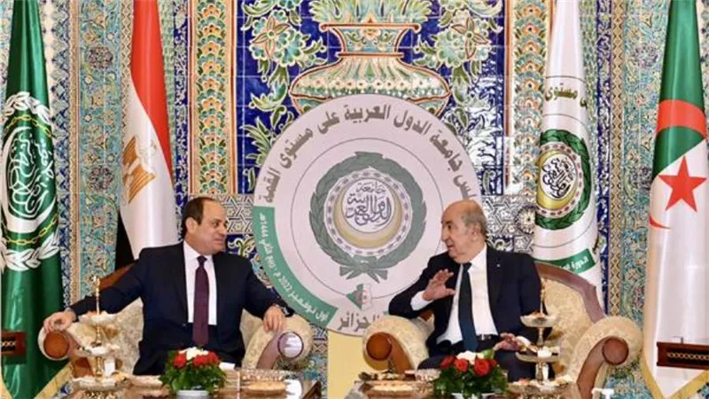 الرئيس السيسي يلتقي نظيره الجزائري عبد المجيد تبون 
