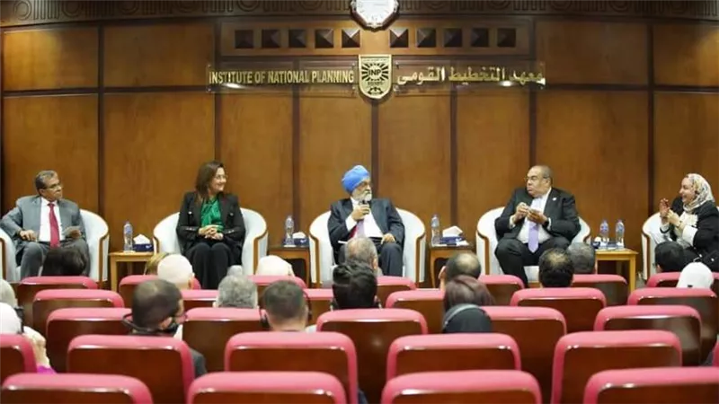 وزيرة التخطيط ترأس محاضرة بعنوان تمويل التحول للاقتصاد الأخضر في الدول النامية