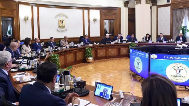 رئيس الوزراء: الشبكة الوطنية الموحدة لخدمات الطوارئ والسلامة العامة المتطورة إنجاز ونقلة حضارية كبرى لمصر في التعامل مع الأزمات والطوارئ