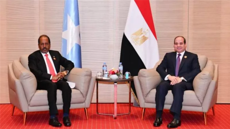 السيسي يلتقي نظيره الصومالي على هامش القمة العربية.. ويؤكد دعم القاهرة لـ مقديشو‎