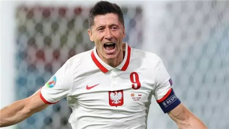 ليفاندوفسكي على رأس قائمة بولندا في كأس العالم 2022