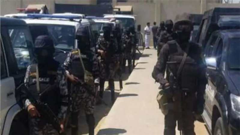 مصرع 6 عناصر شديدة الخطورة وضبط 7180 آخرين بـ13 ألف قطعة سلاح 
