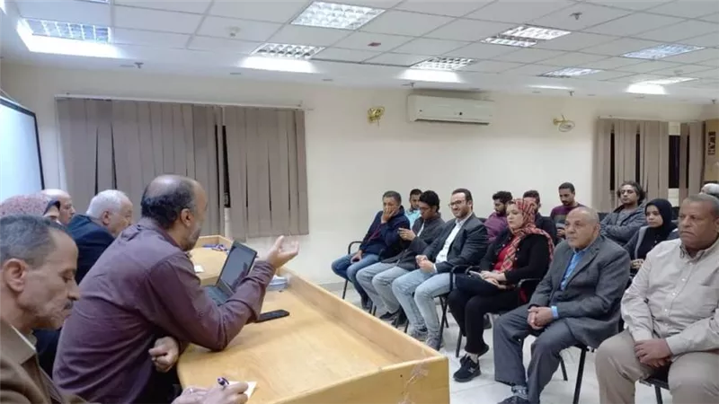 الملتقى الثقافى للتنوير يلقي الضوء على 