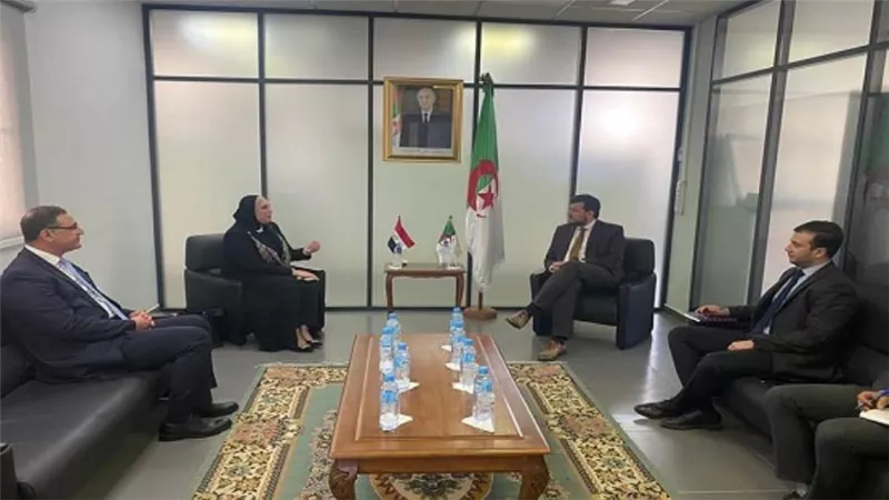 نيفين جامع تلتقي وزير المؤسسات الناشئة والصغيرة في الجزائر لبحث سبل التعاون في مجال دعم ريادة الأعمال والمشروعات الابتكارية 