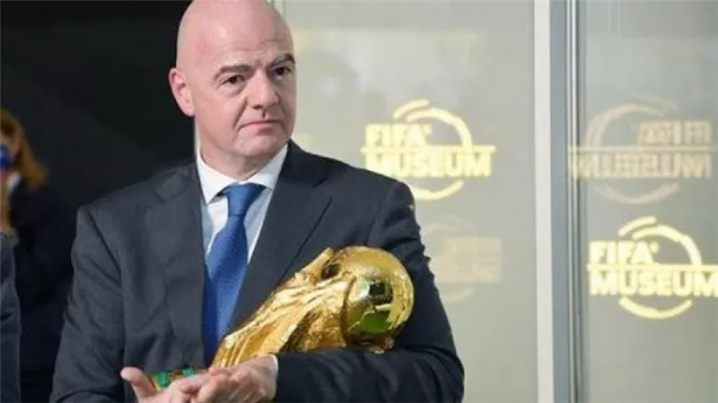 رئيس《فيفا》يدعو روسيا وأوكرانيا إلى وقف إطلاق النار خلال كأس العالم
