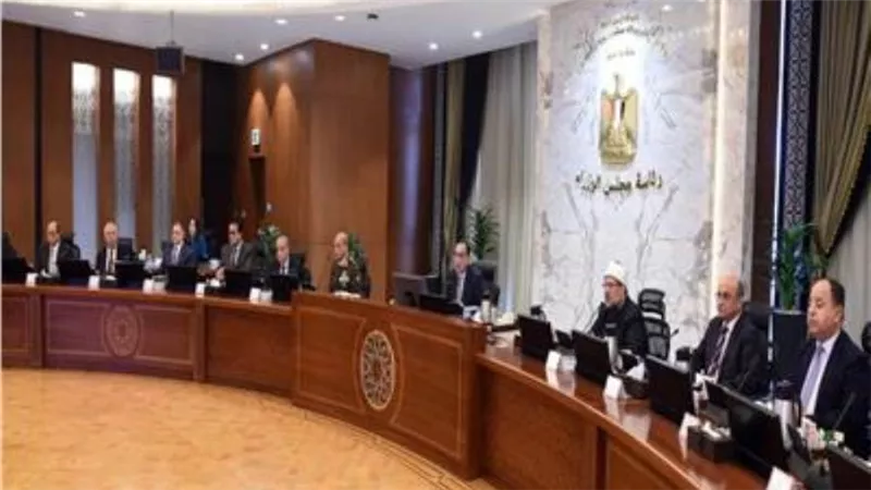 «الحكومة» توافق على سك ألفي قطعة من العملة التذكارية لـ «فئة 100 جنيه» 