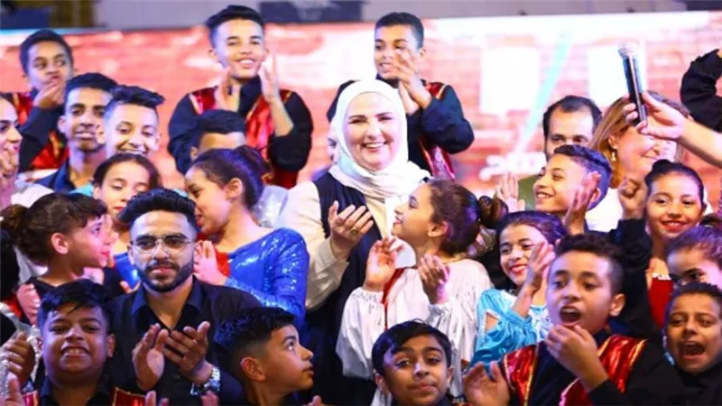 وزيرة التضامن تستعرض تقريرًا عن الجهود والخدمات المقدمة للأطفال في مصر (صور)