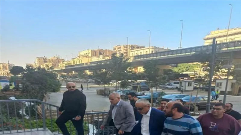 مسؤولو 