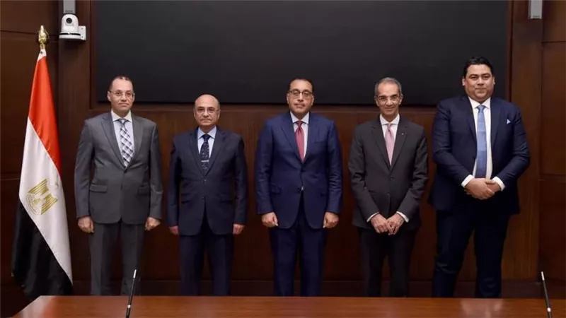 رئيس الوزراء يشهد مراسم توقيع بروتوكول تعاون لتقديم خدمات الشهر العقاري والتوثيق من خلال مقار الشركة المصرية للاتصالات