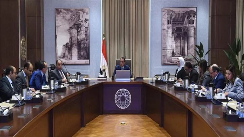 رئيس الوزراء يتابع برامج الحماية الاجتماعية لوزارة التضامن في ضوء موازنة 2022-2023 (صور)