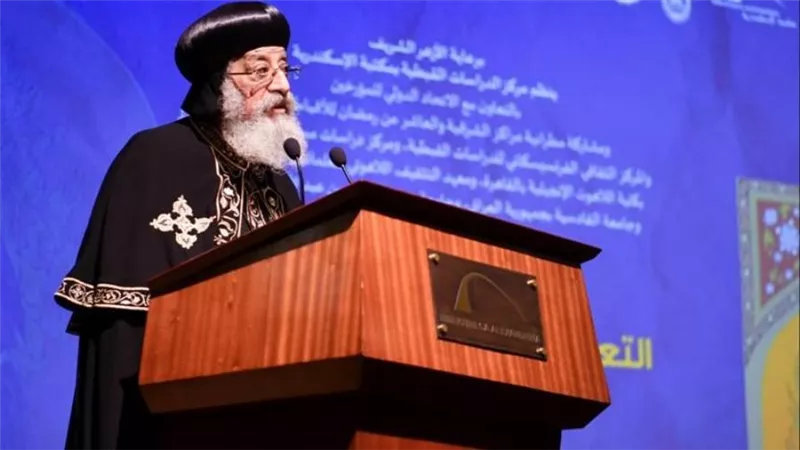 البابا تواضروس يترأس القداس من دير الأنبا بيشوي ويرسم كهنة جددا