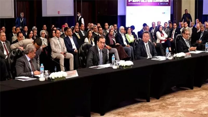 وزير البترول: ندعم استخدام التكنولوجيا لخفض الانبعاثات من أنشطة الصناعة