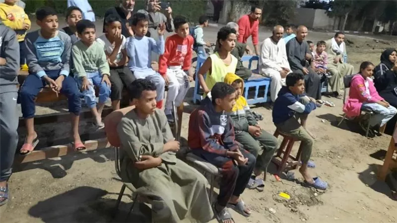 فعاليات المسارح المتنقلة بقرية الشيخ خليفة بالأقصر