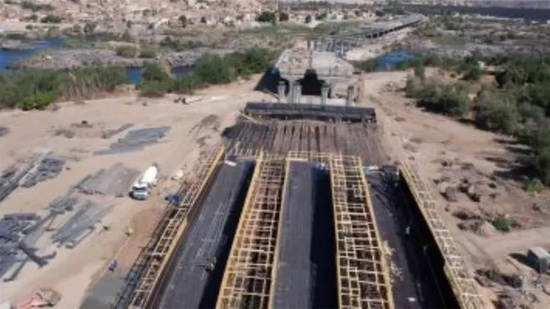 شريان جديد للتنمية على أرض أسوان.. تفاصيل إنشاء محور بديل الخزان