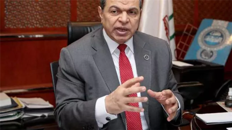 وزير القوى العاملة يشهد حفل تخرج وتكريم أوائل طلاب معهد الحاسب الآلي بمصر الجديدة