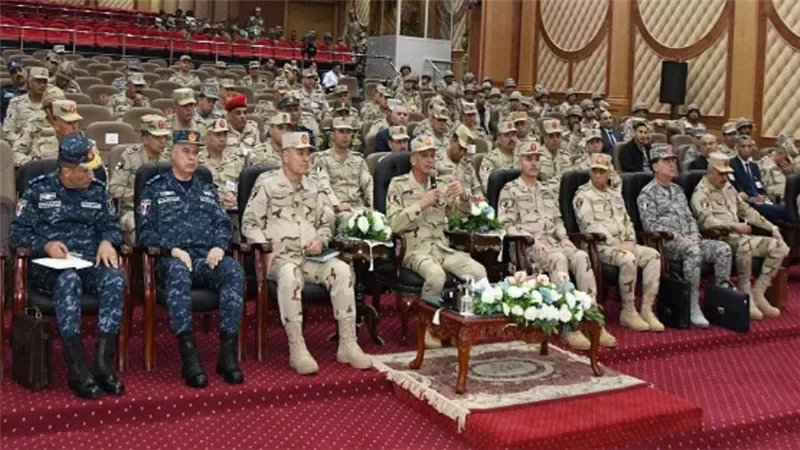 وزير الدفاع يشهد المرحلة الرئيسية لمشروع مراكز القيادة التعبوي 