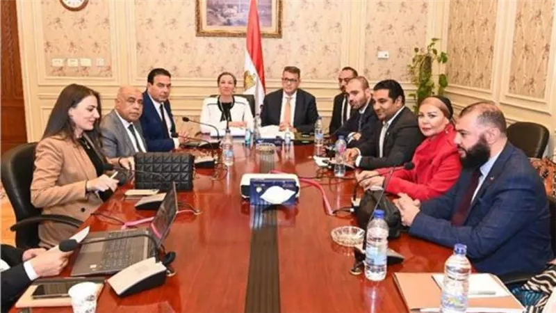 وزيرة البيئة تستعرض نتائج مؤتمر المناخ بمجلس النواب    