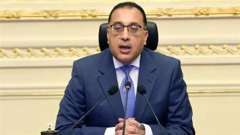 الحكومة ترد على شائعات إفلاس مصر وأزمة الدولار ونقص الأدوية