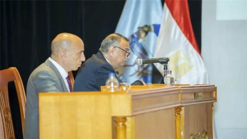 وزير الإنتاج الحربي يترأس الجمعيات العمومية للشركات والوحدات التابعة لاستعراض الحساب الختامي للعام المالي 2021-2022 (صور)
