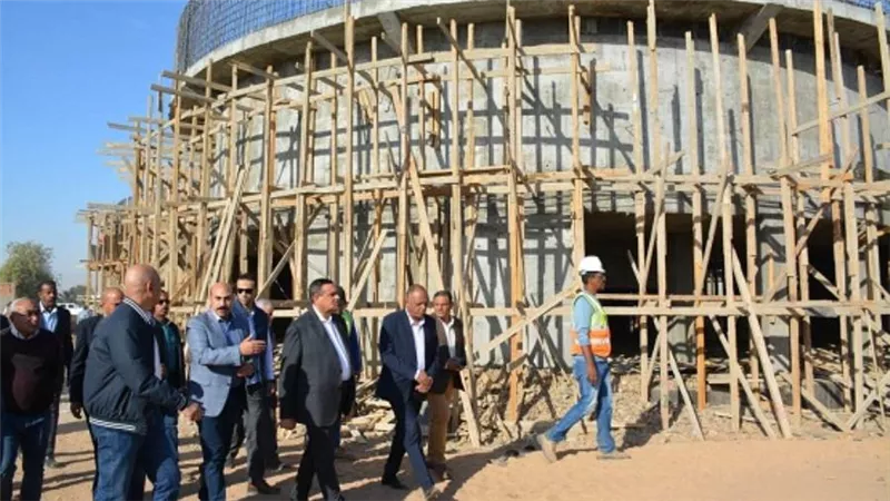 وزير التنمية المحلية ومحافظ أسوان يتابعان معدلات تنفيذ مشروعات 