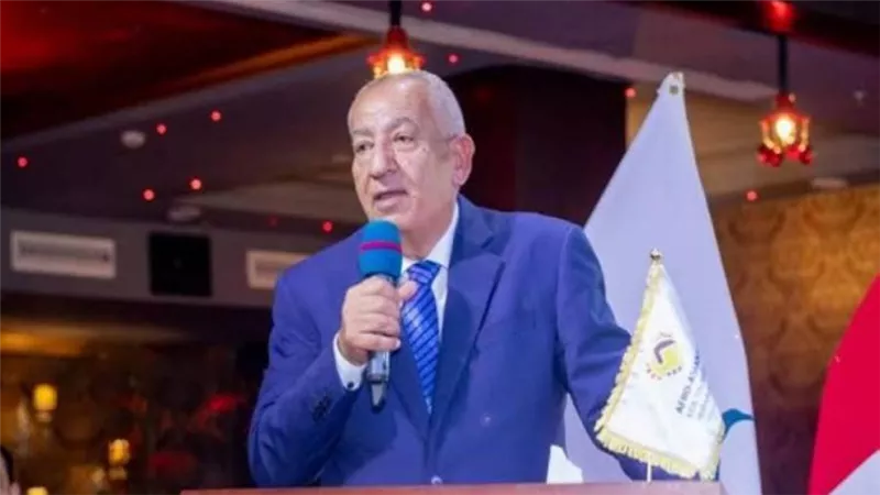 الاتحاد الأفروأسيوي يمنح كامل أبو علي جائزة التميز في القيادة والتطوير السياحي